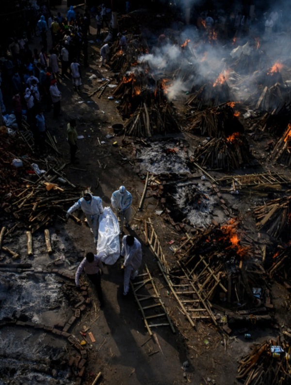 Không khí ở Ấn Độ lúc này như thể có độc và ai cũng sợ hít thở-1