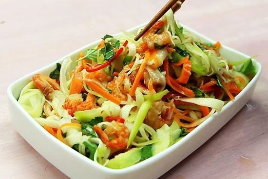 Hướng dẫn cách làm salad gà xoài xanh kiểu Thái