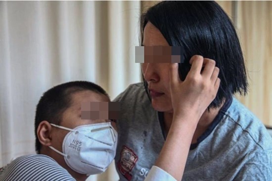 Chàng trai 20 tuổi mắc ung thư ruột vì ăn quá nhiều 2 loại thực phẩm mà nhiều người trẻ mê mệt