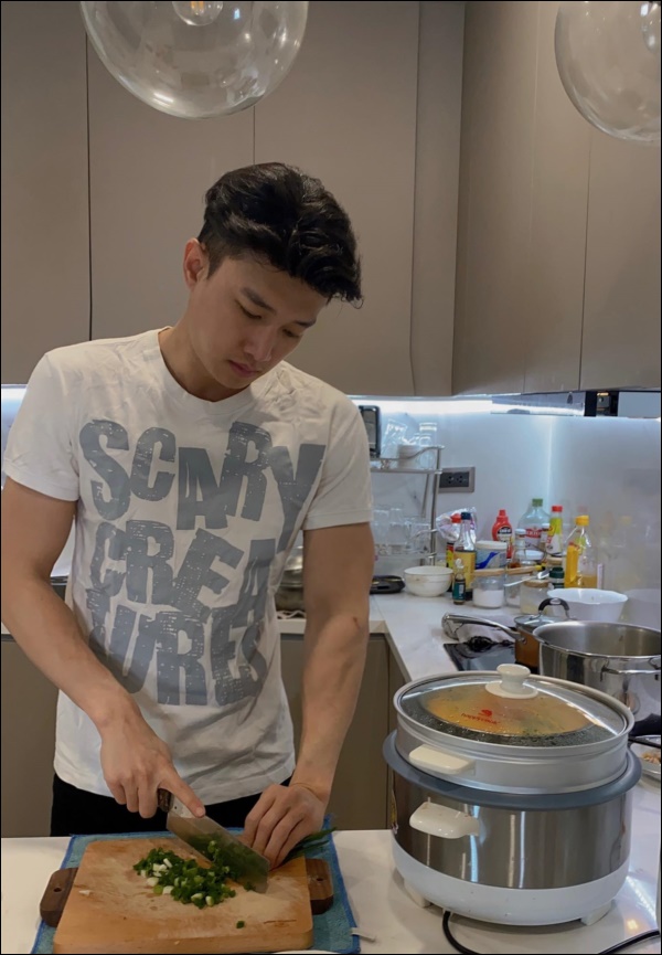 Không chỉ điển trai, tài giỏi, Quốc Trường còn nấu ăn siêu đỉnh, có món canh đu đủ da heo đẹp da đẹp dáng chị em nhất định phải biết-1