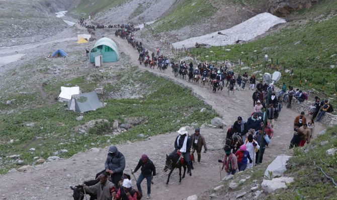 Ấn Độ vẫn cho phép 600.000 người tham gia lễ hành hương Amarnath, sự kiện này có gì mà quan trọng đến vậy?-9