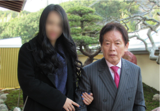 Vụ án chấn động Nhật Bản: Đại gia 77 tuổi bị sát hại sau 3 tháng kết hôn, 3 năm sau vợ minh tinh kém 55 tuổi mới bị bắt-3