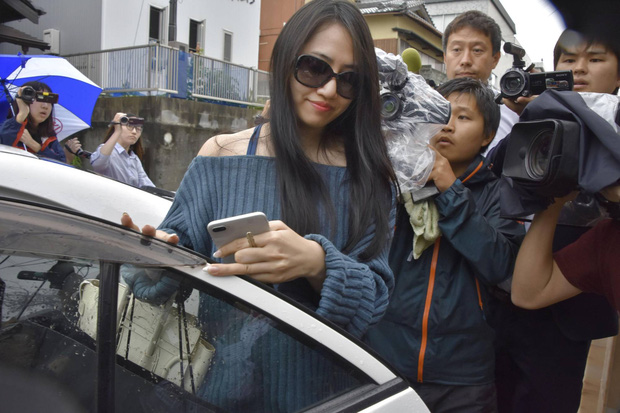 Vụ án chấn động Nhật Bản: Đại gia 77 tuổi bị sát hại sau 3 tháng kết hôn, 3 năm sau vợ minh tinh kém 55 tuổi mới bị bắt-4