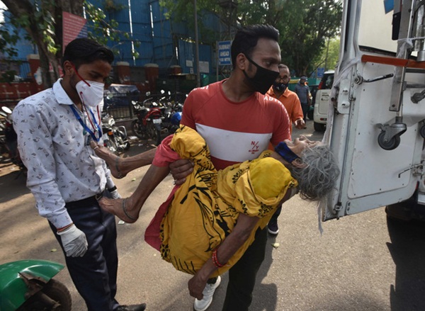 Mọi người đang chết dần: Thi thể tiếp tục chất chồng, địa ngục Covid ở Ấn Độ vẫn chưa có hồi kết-3