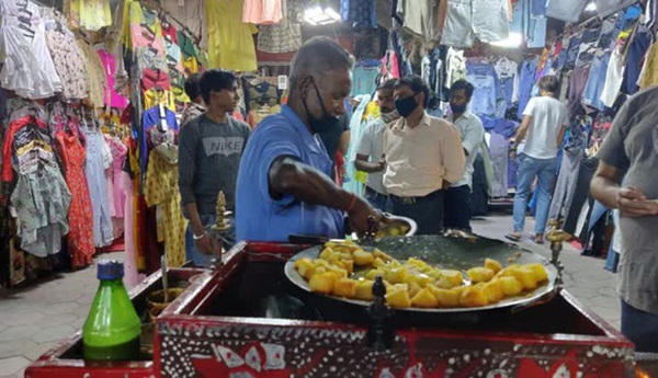 Lao động nghèo Ấn Độ: Từng suýt bán thận vì COVID-19, nếu thủ đô lại phong tỏa thì chỉ còn đường chết-2