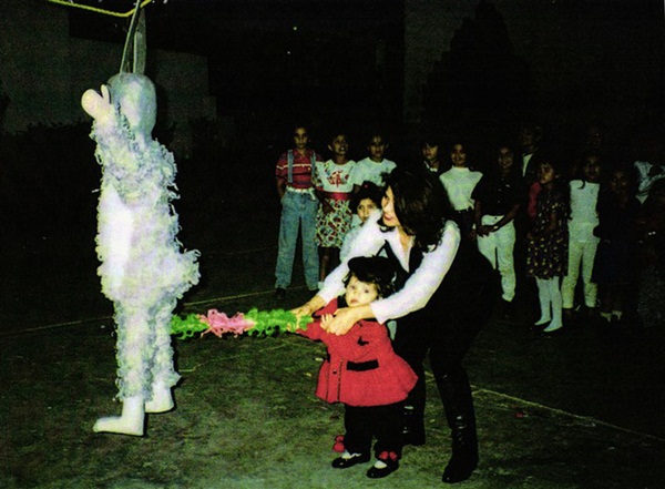 Cuộc đời ngắn ngủi của bé gái 3 tuổi chết tức tưởi dưới tay ác mẫu: Bị hành hạ, nhốt trong lồng chó, ngày được ra ngoài cũng là ngày cuối đời-2