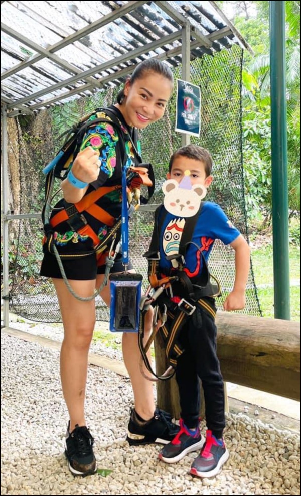 Thu Minh và chồng doanh nhân đồng lòng&nbsp;quan điểm dạy con, bảo sao sinh ra ở vạch đích nhưng quý tử hiếm khi vòi vĩnh bố mẹ-5