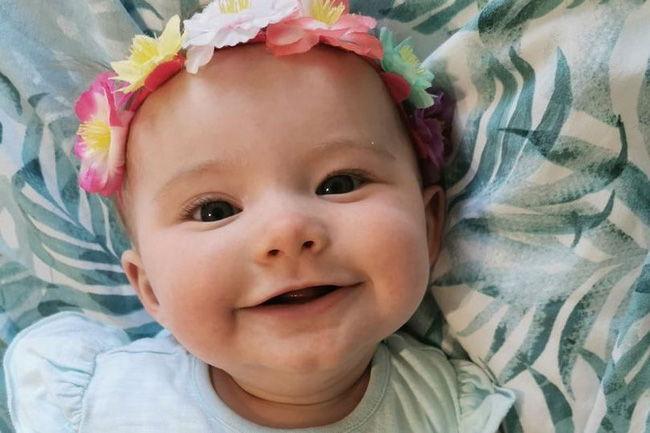 Bé 1 tuần tuổi trớ ra sữa màu xanh, bà mẹ đưa con đi khám rồi chết lặng khi bác sĩ báo hãy chuẩn bị tinh thần-1