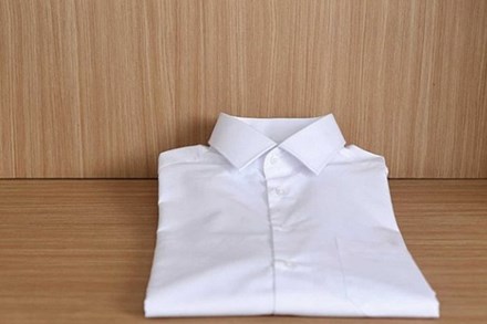 Quần áo phẳng phiu như mới trong phút chốc mà không cần là ủi nhờ 6 phương pháp cực dễ làm