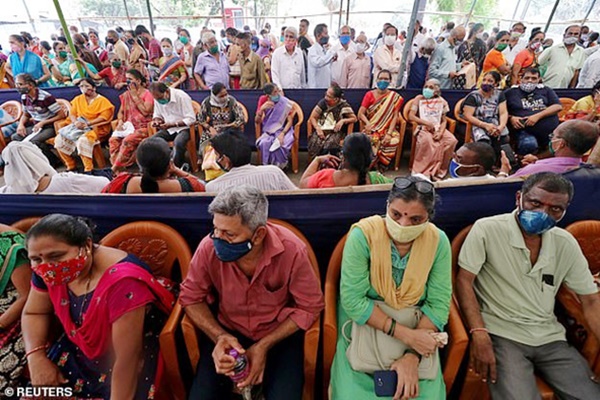 52 hành khách trên một chuyến bay rời Ấn Độ nhiễm Covid-19-2