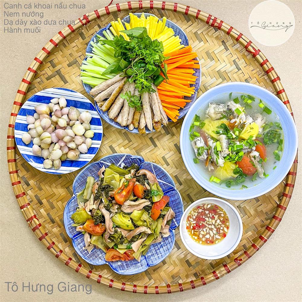 Nghỉ lễ mải chơi chẳng biết tối nay ăn gì, tham khảo ngay những mâm cơm nhà chất như nước cất của hotmom Hà Nội, nhìn đã thấy thèm-8