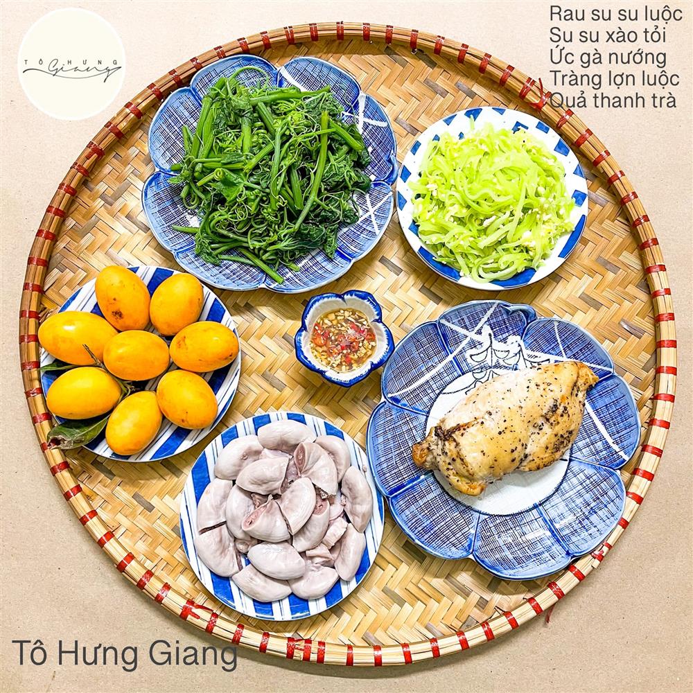 Nghỉ lễ mải chơi chẳng biết tối nay ăn gì, tham khảo ngay những mâm cơm nhà chất như nước cất của hotmom Hà Nội, nhìn đã thấy thèm-9