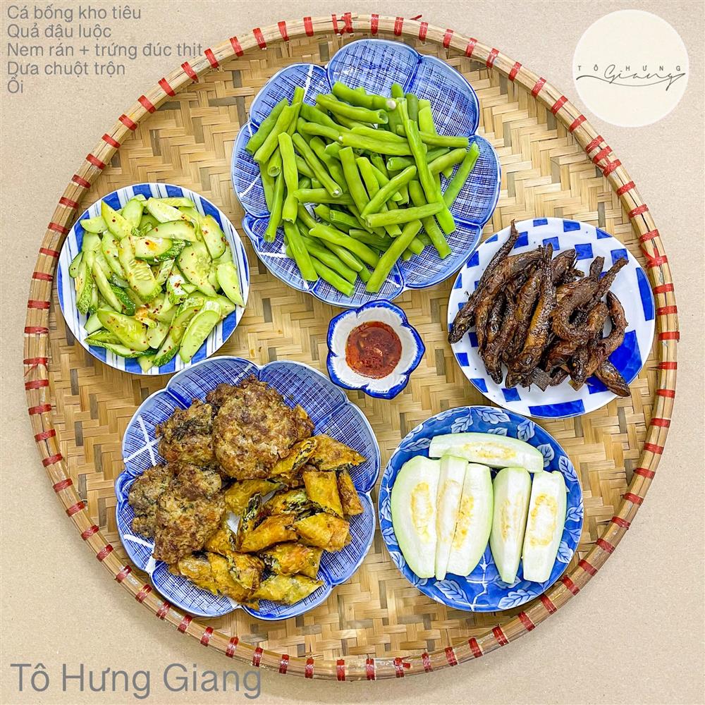 Nghỉ lễ mải chơi chẳng biết tối nay ăn gì, tham khảo ngay những mâm cơm nhà chất như nước cất của hotmom Hà Nội, nhìn đã thấy thèm-10