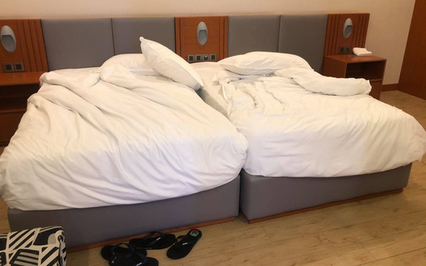 Bị phạt 500.000 đồng vì kê sát 2 chiếc giường khi đi du lịch: Khách hàng có lỗi hay khách sạn xử lý thiếu tình người?-1