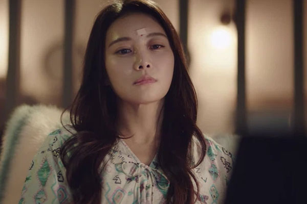 Chồng ngang nhiên vứt hết quần áo ra sân rồi dẫn gái về nhà chỉ vì nghi ngờ tôi có quan hệ với sếp-2