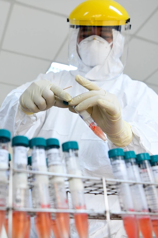 Vì sao ca mắc Covid-19 ở Hà Nam về nhà mới có kết quả dương tính? Chuyên gia chỉ ra 2 khả năng-2