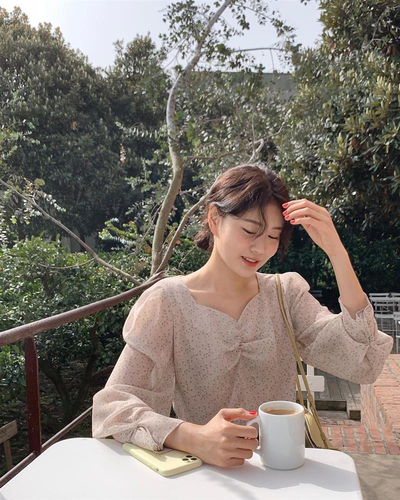 6 kiểu tóc lên hình sống ảo đẹp nhất: Đi chơi lễ cứ phải điệu đà, sang chảnh thế này mới được-8