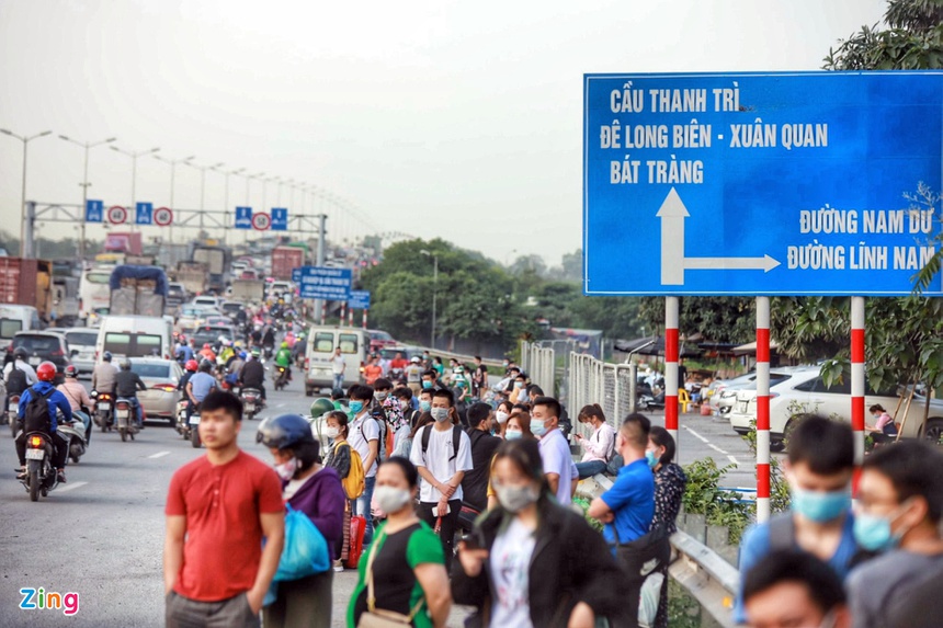 Ùn ùn về quê nghỉ lễ 30/4, cửa ngõ thành phố tê liệt-10