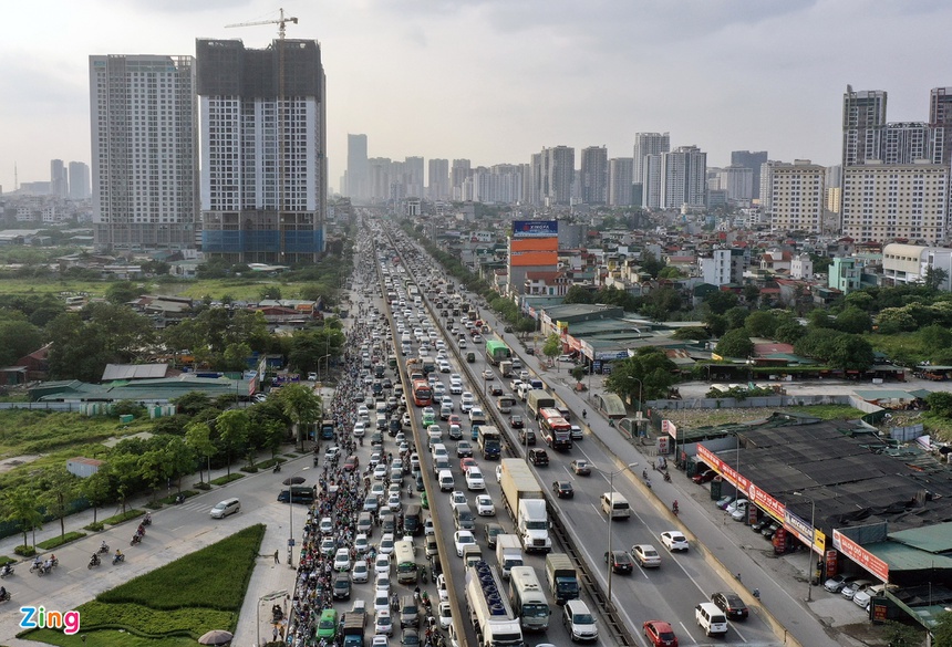 Ùn ùn về quê nghỉ lễ 30/4, cửa ngõ thành phố tê liệt-7