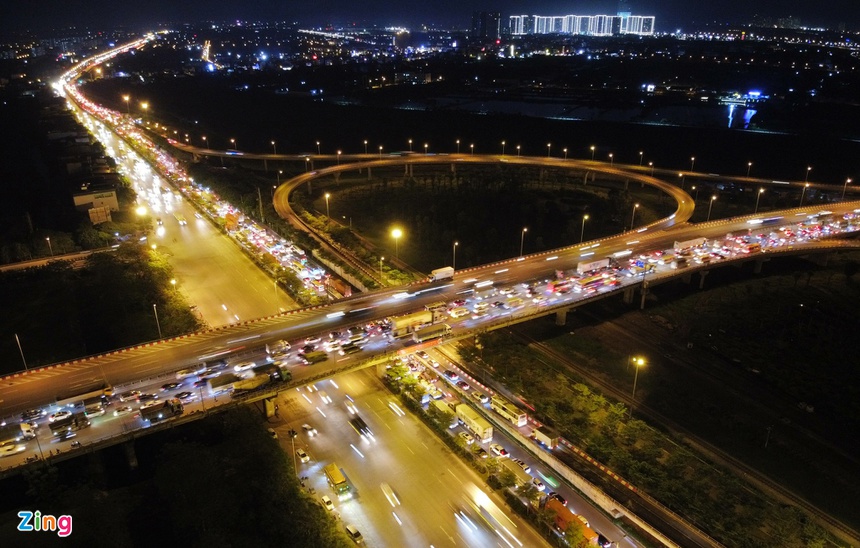 Ùn ùn về quê nghỉ lễ 30/4, cửa ngõ thành phố tê liệt-19