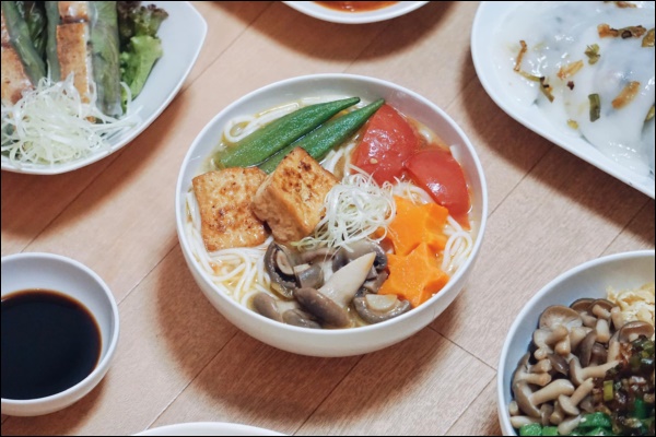 Chàng du học sinh Nhật nhớ quê hương trổ tài làm loạt món bún siêu ngon, chị em trầm trồ con trai sao lại tài giỏi, đảm đang thế!-10