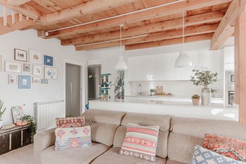 Căn hộ 2 tầng hiện đại và tiện dụng ở trung tâm thành phố được trang trí như một ngôi nhà nông thôn thanh bình-4