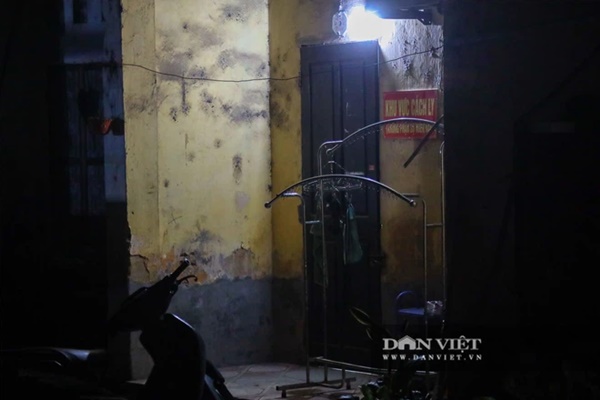 Những hình ảnh phong tỏa nhà trọ của ca dương tính Covid-19 ở Đông Anh ngay trong đêm-2