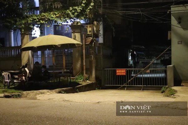 Những hình ảnh phong tỏa nhà trọ của ca dương tính Covid-19 ở Đông Anh ngay trong đêm-4
