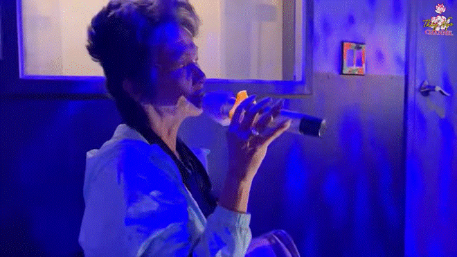 Bất ngờ khi Kim Ngân cầm micro khoe giọng, hát lại nhạc xưa và cả nhạc trẻ-1