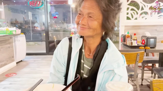 Bất ngờ khi Kim Ngân cầm micro khoe giọng, hát lại nhạc xưa và cả nhạc trẻ-3