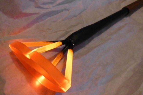 Ấn Độ: 'Bác sĩ phù thủy' dùng sắt nung đóng dấu lên người bệnh nhân để 'chữa' COVID-19