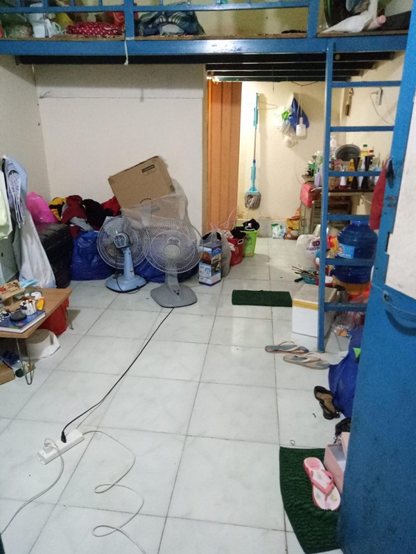 Nữ sinh đăng bài tìm người ở ghép nhưng xem qua căn phòng ai nấy cũng ngán ngẩm vì bừa bộn không chịu được, đến con trai còn tức giùm-2