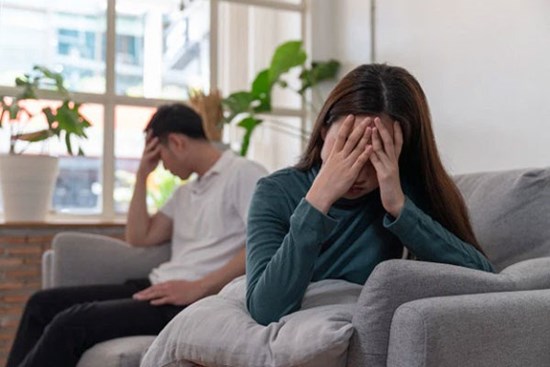 Mẹ chồng vừa lên được mấy hôm, vợ tôi liền tìm cớ để bà về, bây giờ mới 