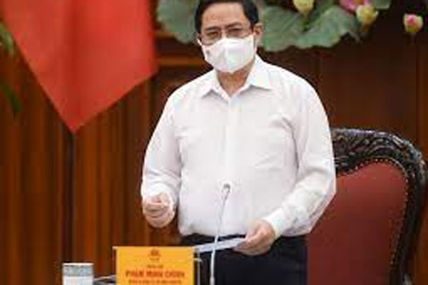 Nghìn người ùn ùn xuống tắm biển Sầm Sơn, Cửa Lò ngày đầu nghỉ lễ-22