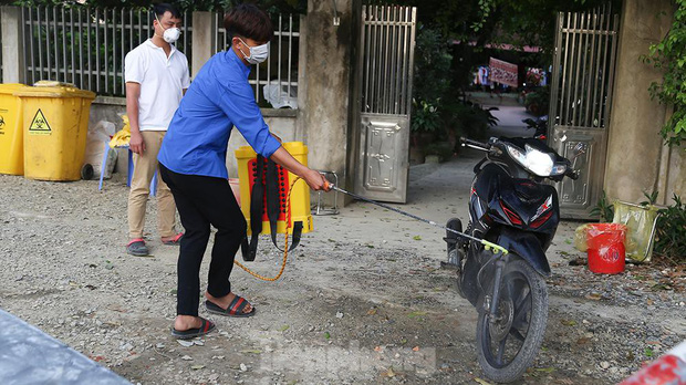 Hà Nội phong tỏa khẩn cấp nơi ở của 2 công nhân mắc COVID-19-4