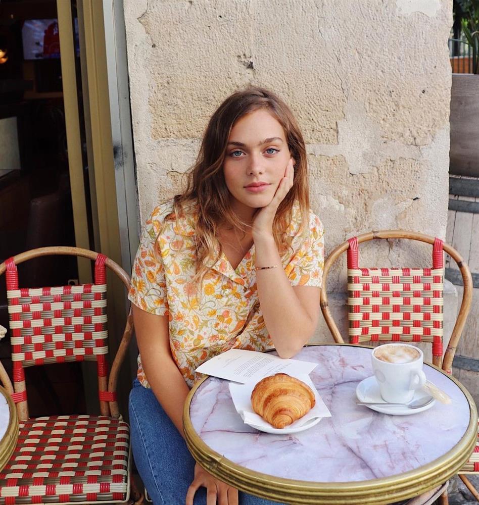 Kiểu áo sơ mi bỏ bùa gái Pháp: Mặc lên trẻ ra mấy tuổi, độ thanh lịch thì miễn chê-9