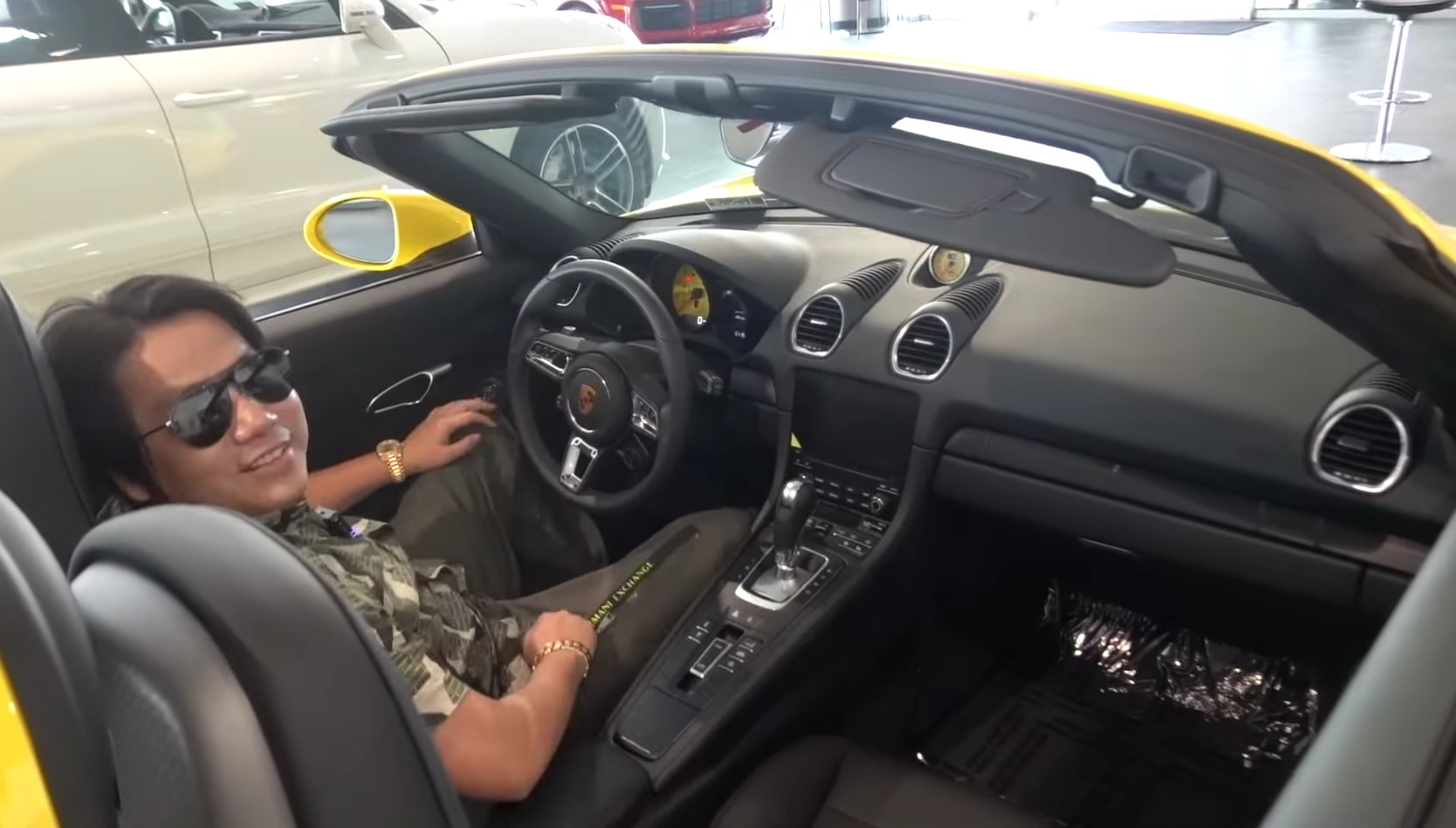 Khoa Pug ở Mỹ tậu siêu xe tiền tỷ để giảm áp lực xài tiền, nhiều dân chơi ở Việt Nam nhìn mà ao ước-10