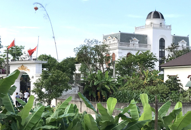 Vụ chủ nhà bắn chết 2 người lạ: Nghi phạm gần đây có biểu hiện hoang tưởng, nghĩ có người muốn giết mình-2