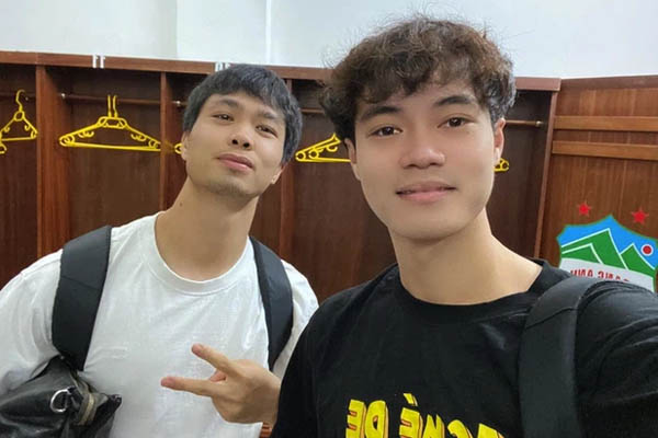 Chàng trai khoe ảnh quả đậu cô ve dài hơn nửa mét nhà mình tự trồng, dân mạng xem xong ai cũng vào bóc mẽ ngay một điều?-5