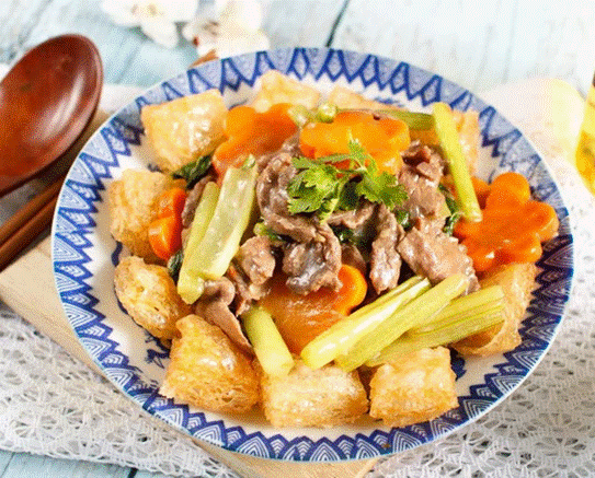 Ăn cơm mãi cũng chán, chị em thử làm phở chiên phồng đổi món xem sao!-1