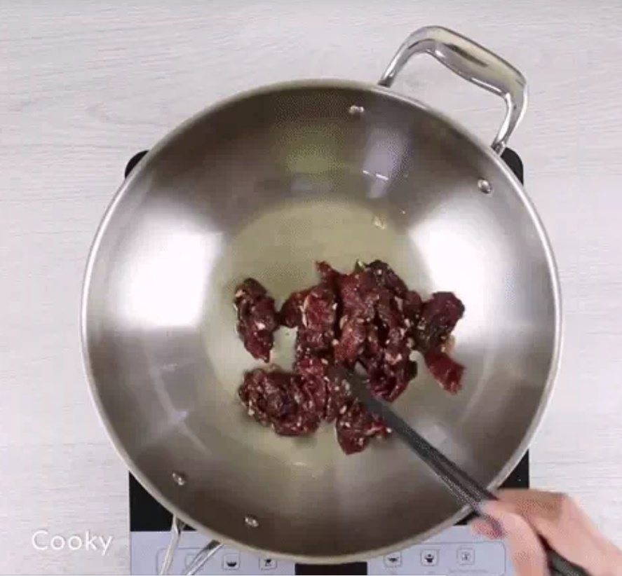 Ăn cơm mãi cũng chán, chị em thử làm phở chiên phồng đổi món xem sao!-4