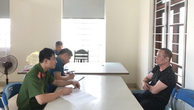 Vụ chủ nhà bắn chết 2 người trước cổng: Nghi phạm từng cầm dao đâm vào xe, vào giường, nghĩ có người muốn giết mình-1