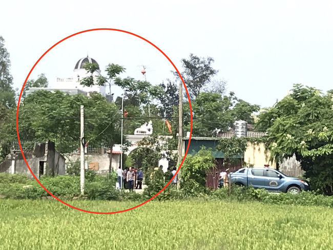 Vụ chủ nhà bắn chết 2 người trước cổng: Nghi phạm từng cầm dao đâm vào xe, vào giường, nghĩ có người muốn giết mình-3