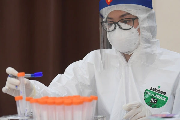 Chiều 1/5: Bộ Y tế công bố 14 ca mắc COVID-19, có 3 ca trong nước ở Hà Nam-3