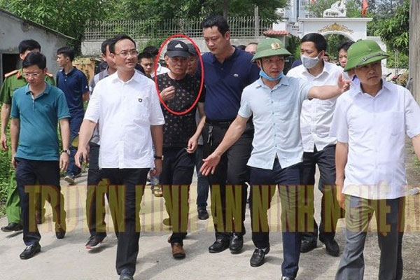 Vì sao không còng tay nghi phạm bắn chết 2 người?-1