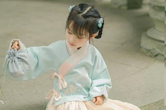 Đứa trẻ thuộc con giáp sinh vào tháng âm lịch này, trời sinh khí chất ngời ngời, càng lớn càng kiếm nhiều tiền, giàu sang phú quý bố mẹ được nhờ