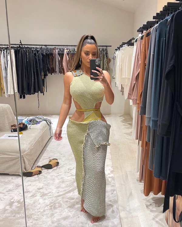 Chi Pu, Kim Kardashian diện mốt váy áo cắt xẻ-4