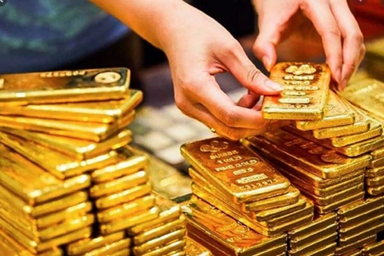 Giá vàng hôm nay 2/5: Giảm giá mạnh, nỗi lo thua lỗ