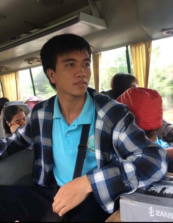 Xót xa tang lễ của nam sinh Nghệ An tử vong sau khi cứu sống 4 cô gái tắm biển ở Huế-5