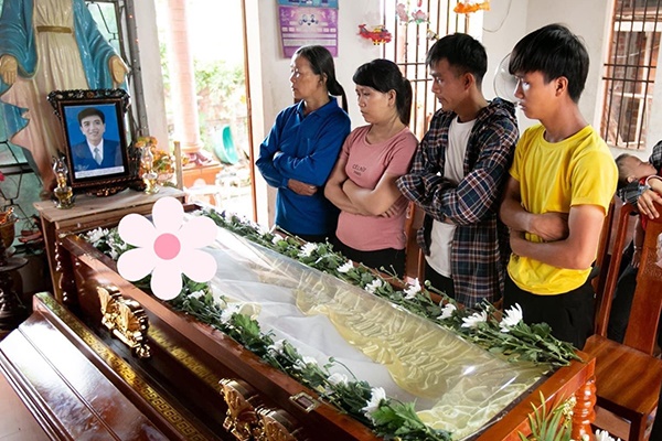 Thương tâm hoàn cảnh nam sinh đuối nước khi lao ra biển cứu 4 nữ sinh: Bố tai biến, mẹ đau ốm triền miên, anh trai cũng mất vì đuối nước 10 năm trước-8